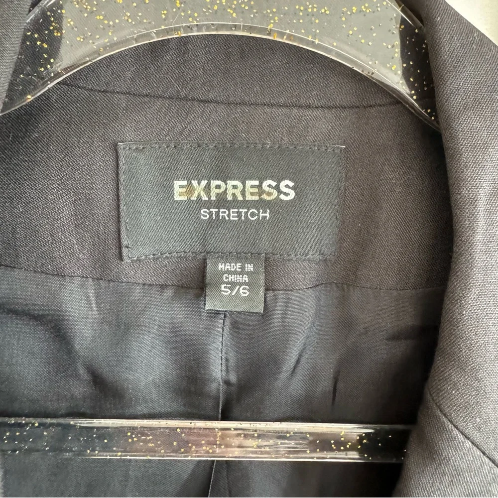 EXPRESS STRUCTURED BLAZER JACKET POCKETS STRETCHY NEW BELTED BLACK OFFICE NIGHT - Picture 2 of 9